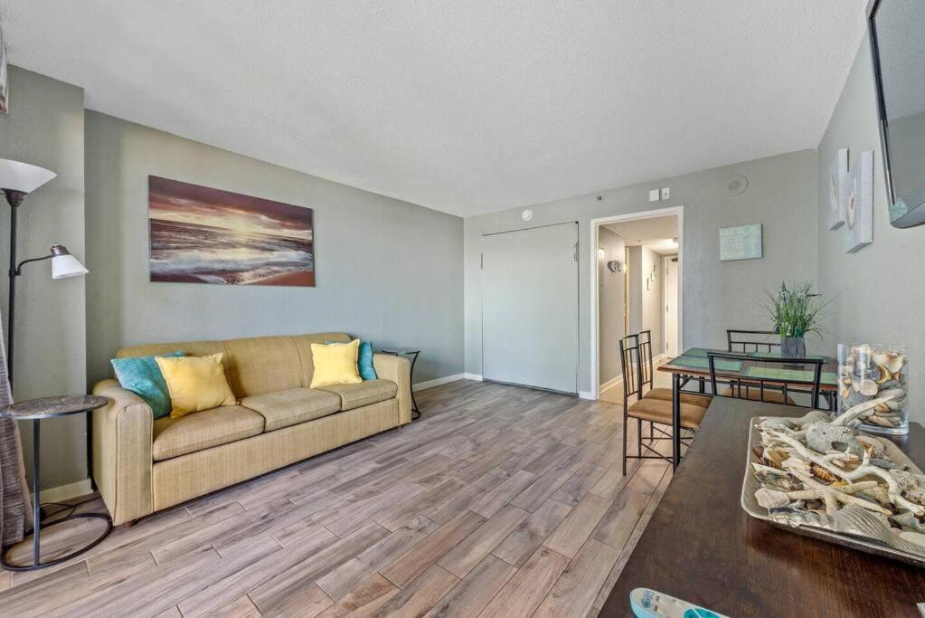 Note Worthy 1Br Oceanview Dogs Ok! 438 Apartment Myrtle Beach Bagian luar foto
